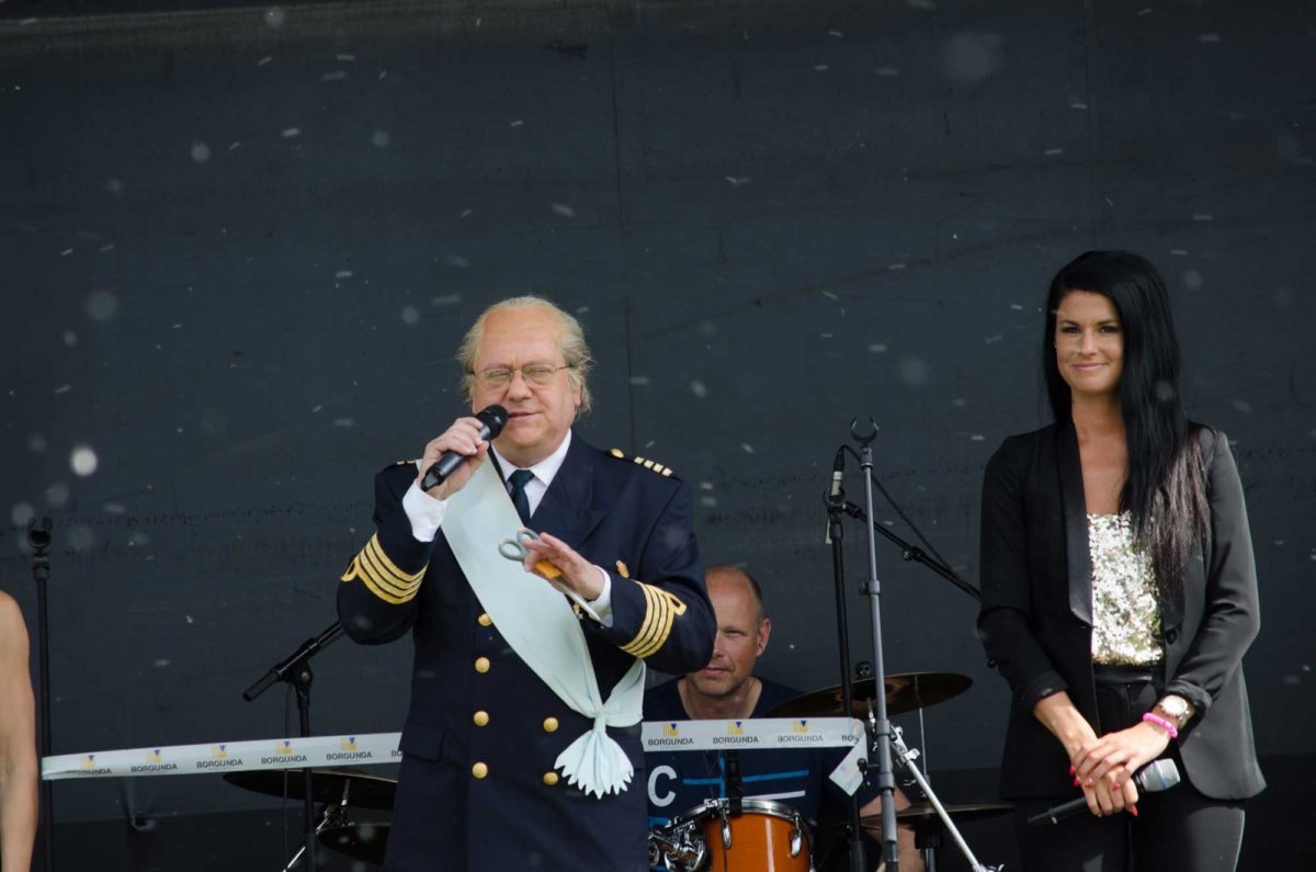 Kungen invigde